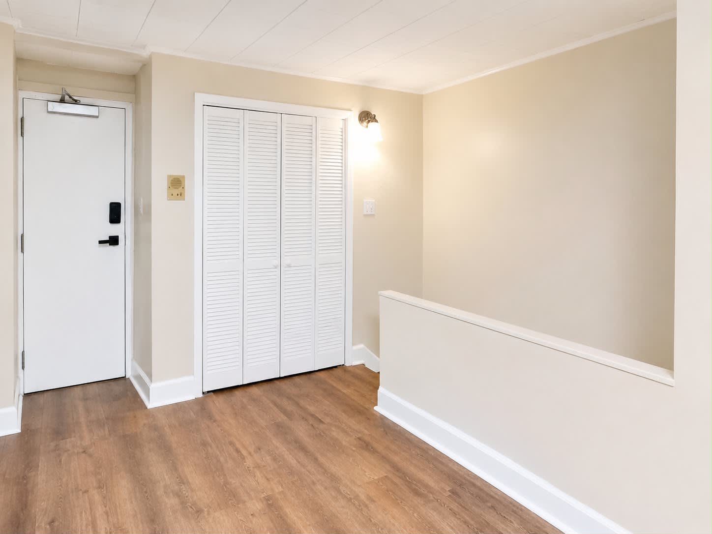 238 1/2 North 11th StreetApt 3 – photo 5
