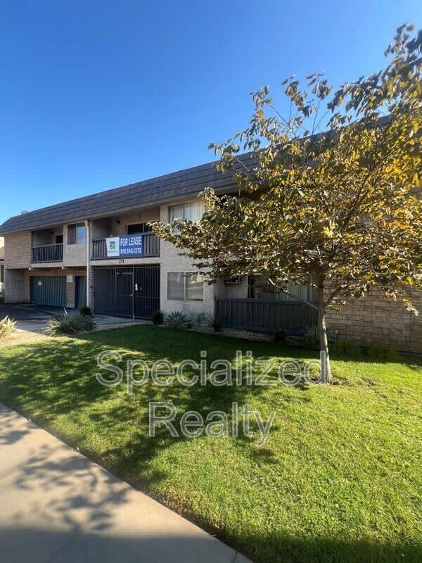 824 E Windsor Rd – photo 1