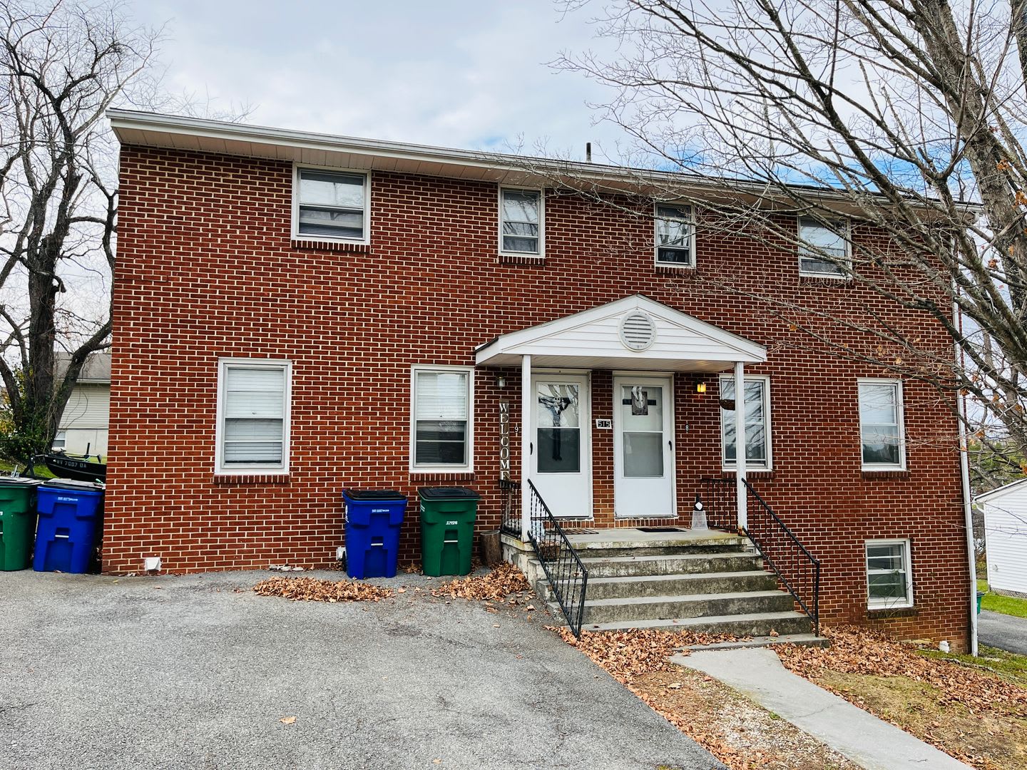 1 Bedroom, 1 Bath Apartment – photo 1