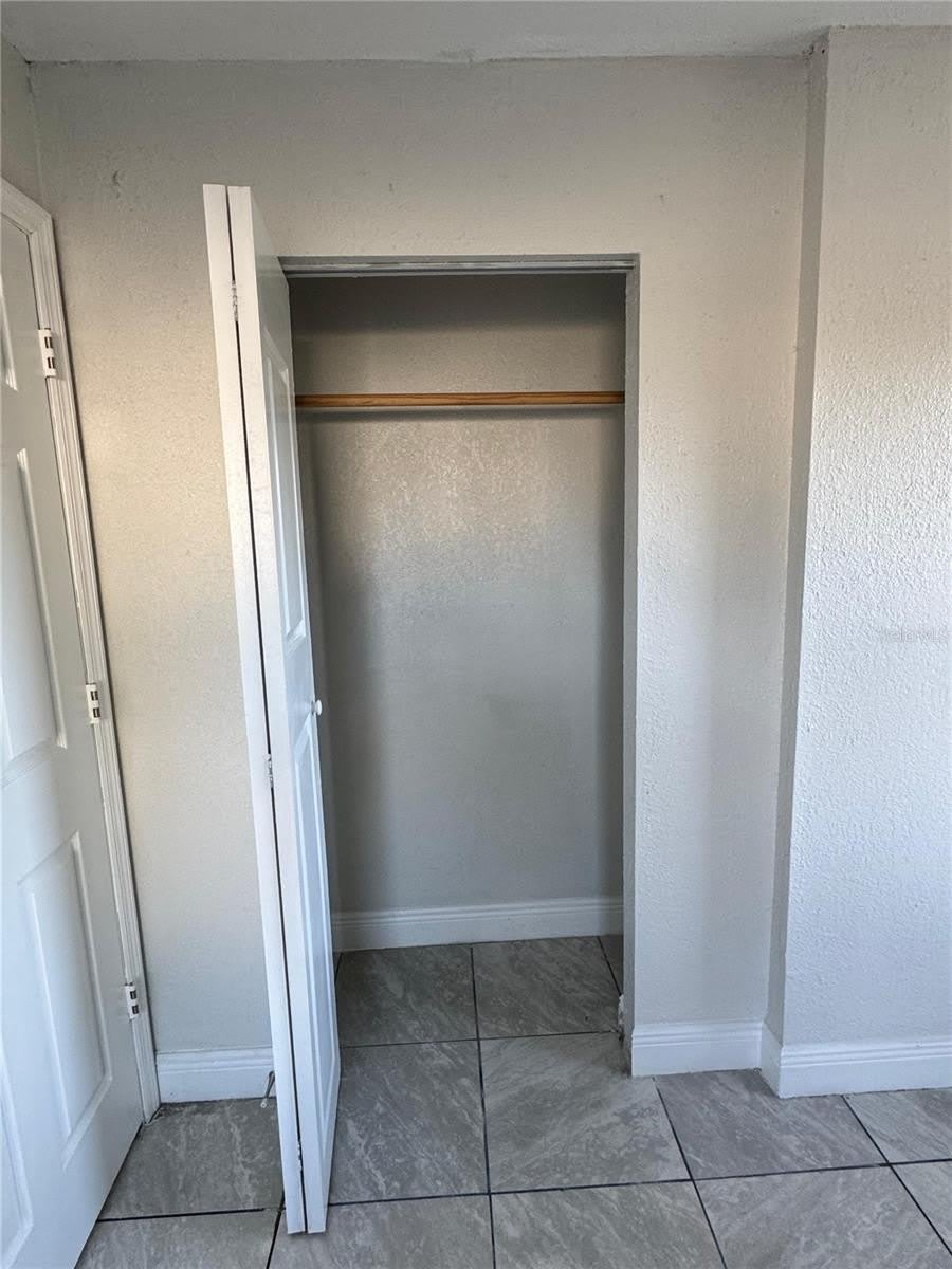 1112 MARTIN Street – photo 5
