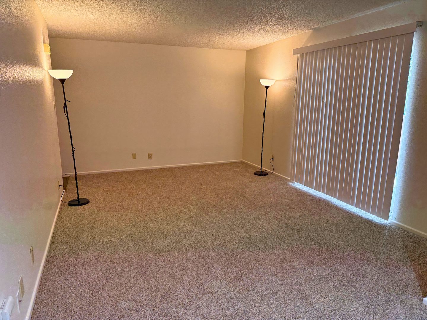 Move In Special Off The First Full Month S Rent With A 12 Month Lease – photo 4