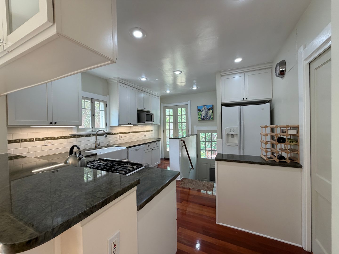 Luxe Congress Park Sanctuary: Modernized Historic Charm, Greenhouse & Garden Haven – photo 4