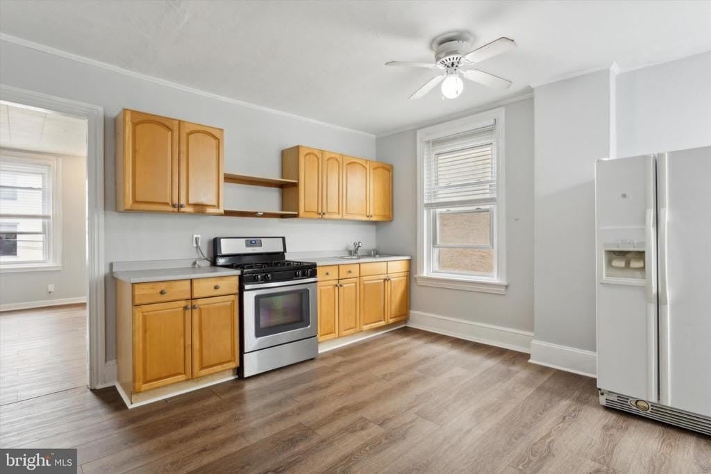 192 DUPONT STREET – photo 2
