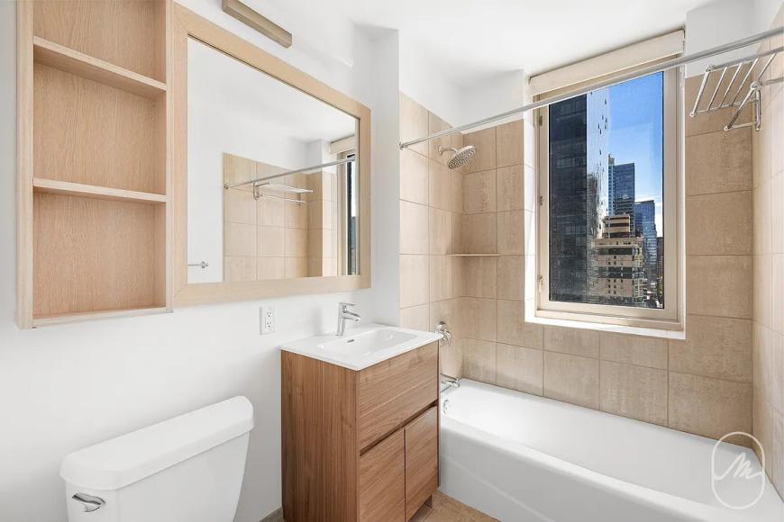 500 West 42nd Street – photo 3