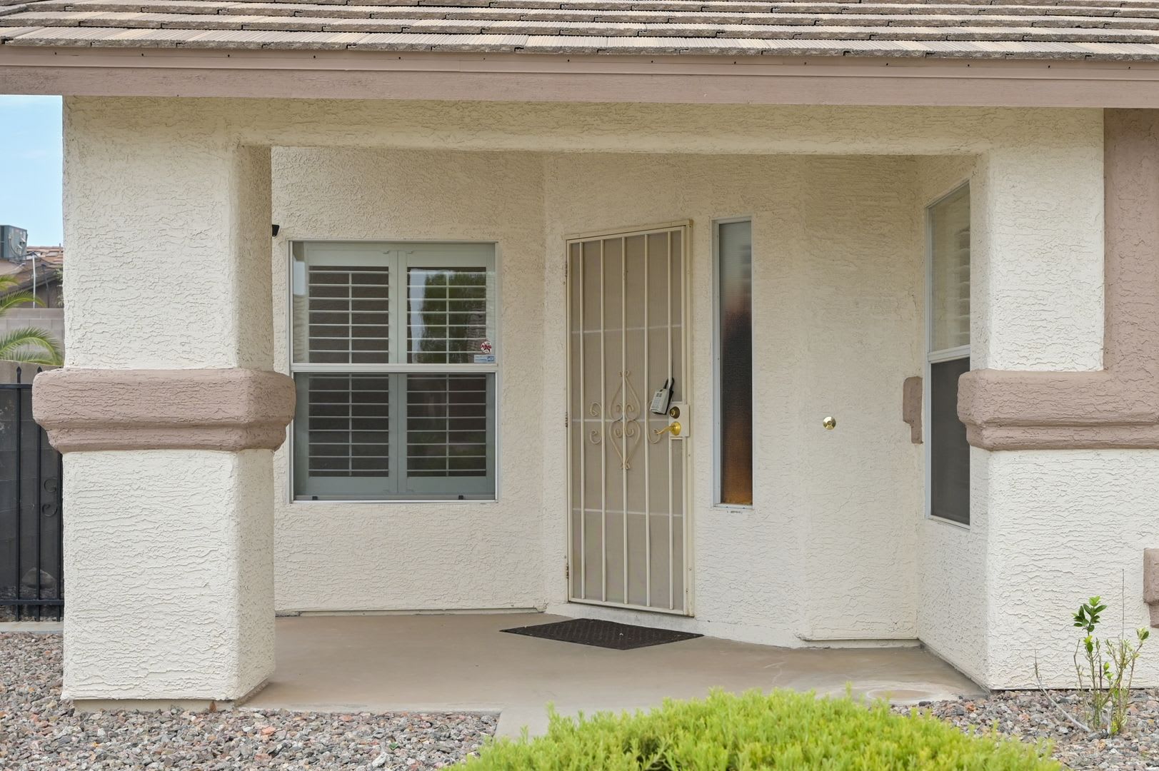 Henderson Solar Panels Tankless Hot Water Heater Small Rv Parking Power Included In Rent No Hoa No Carpet – photo 5