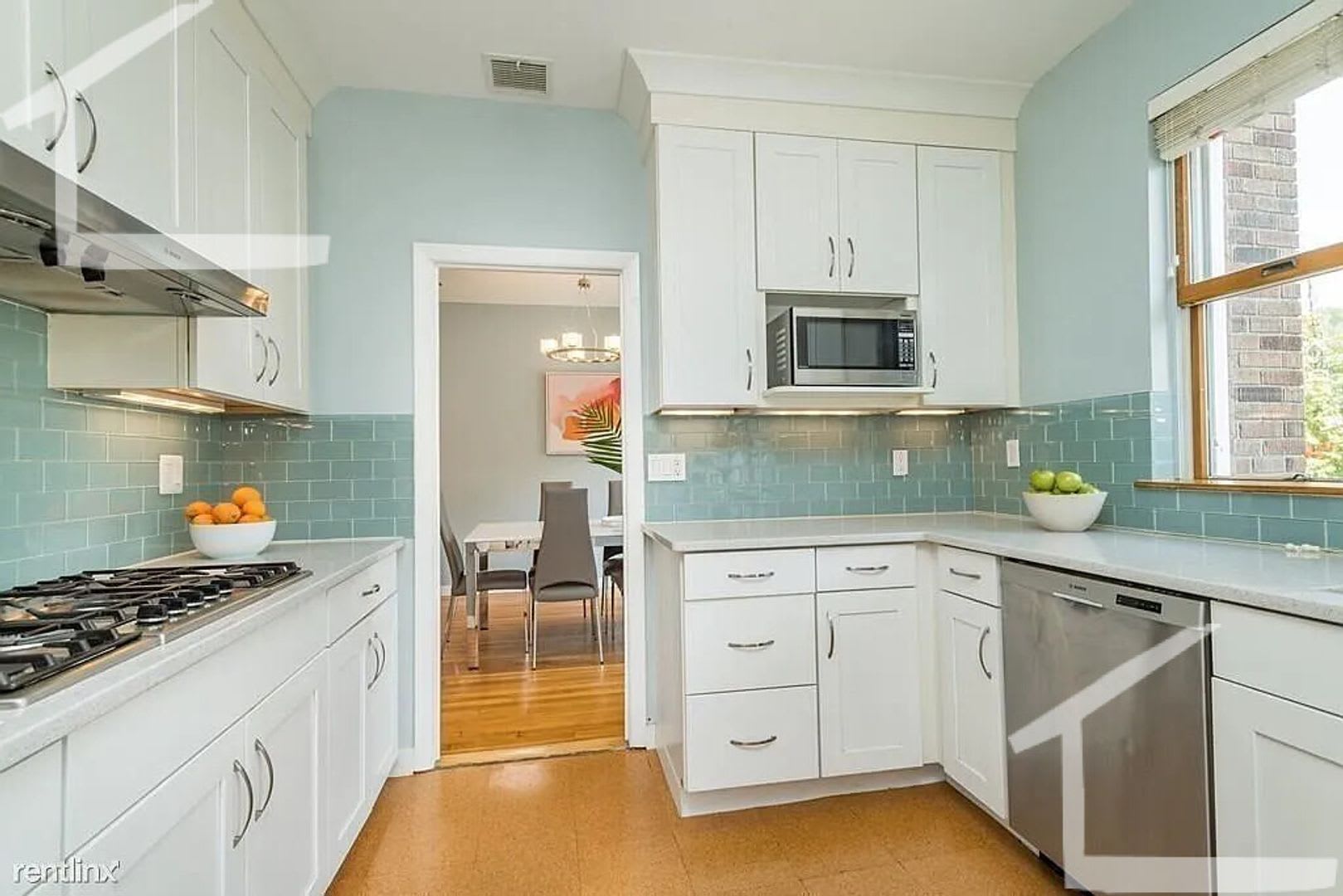 Perfect for underclassmen wanting a multi-year stay! Luxury Apt w W/D in Unit near BU! XL Rooms – photo 4