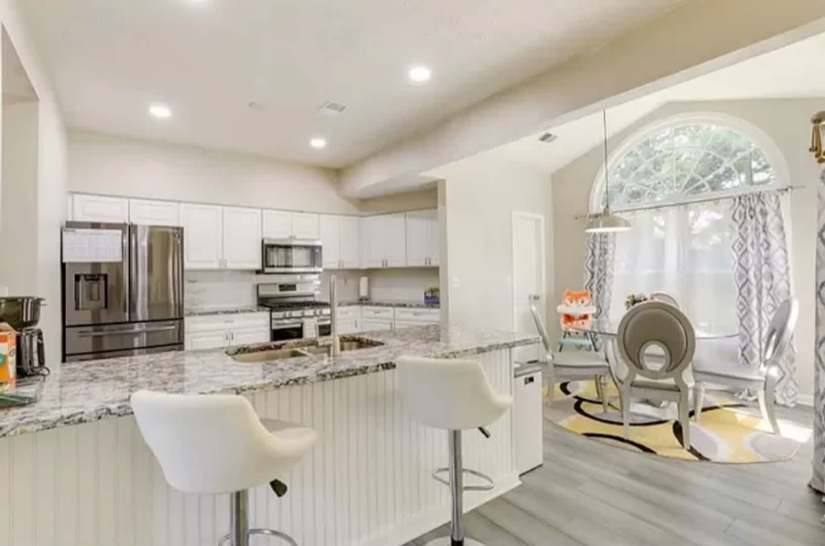 Room in 4 Bedroom Home at Woodstone Dr – photo 2