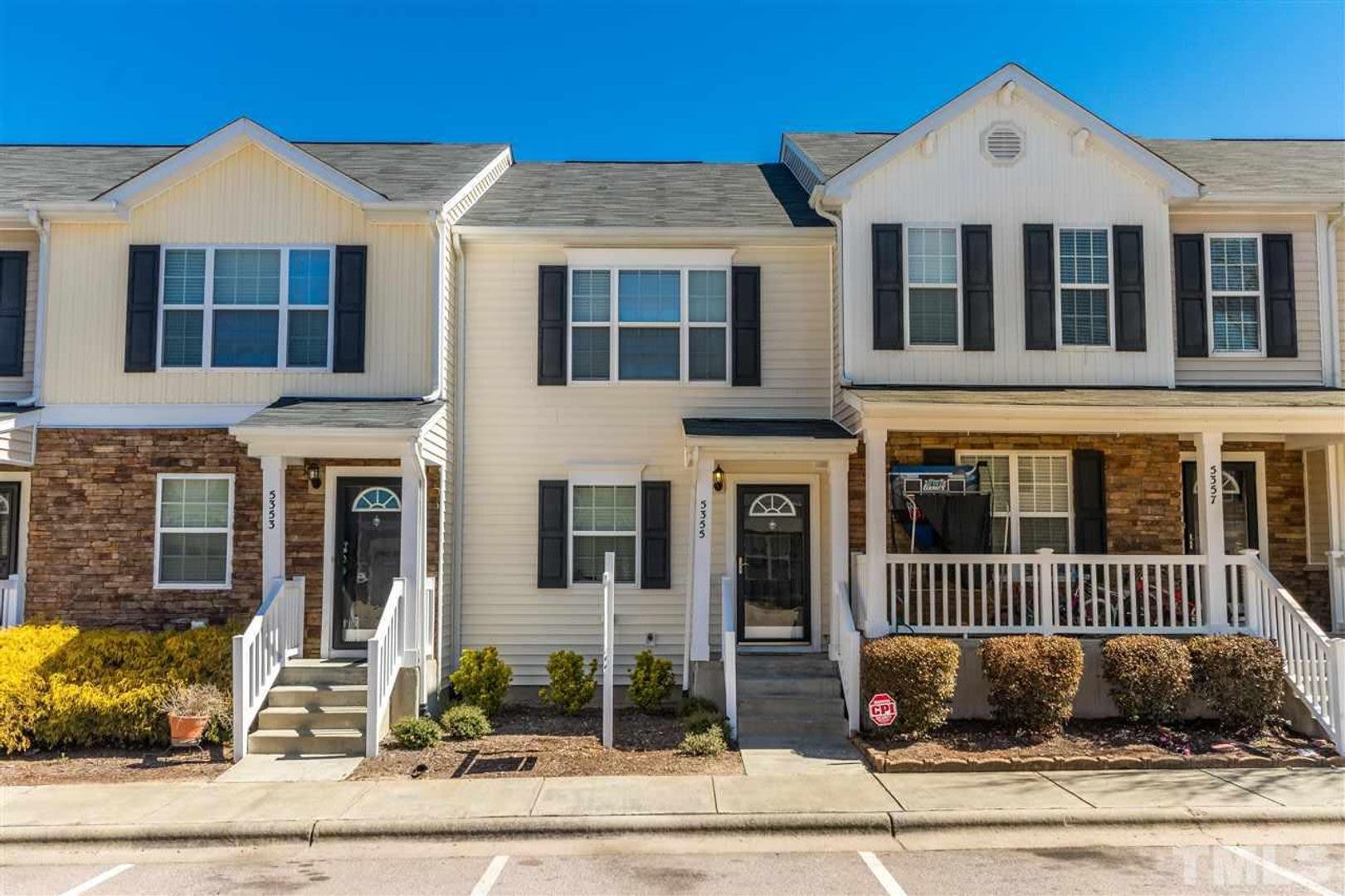 Room in 3 Bedroom Townhome at Big Bass Dr – photo 4