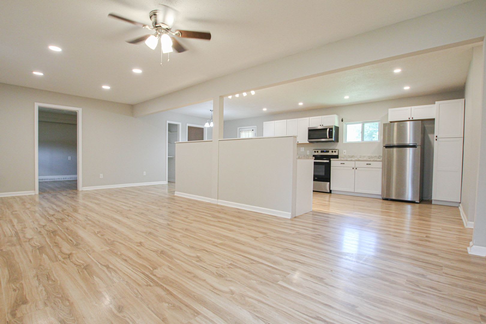 Pet Friendly Three Bedroom! – photo 4