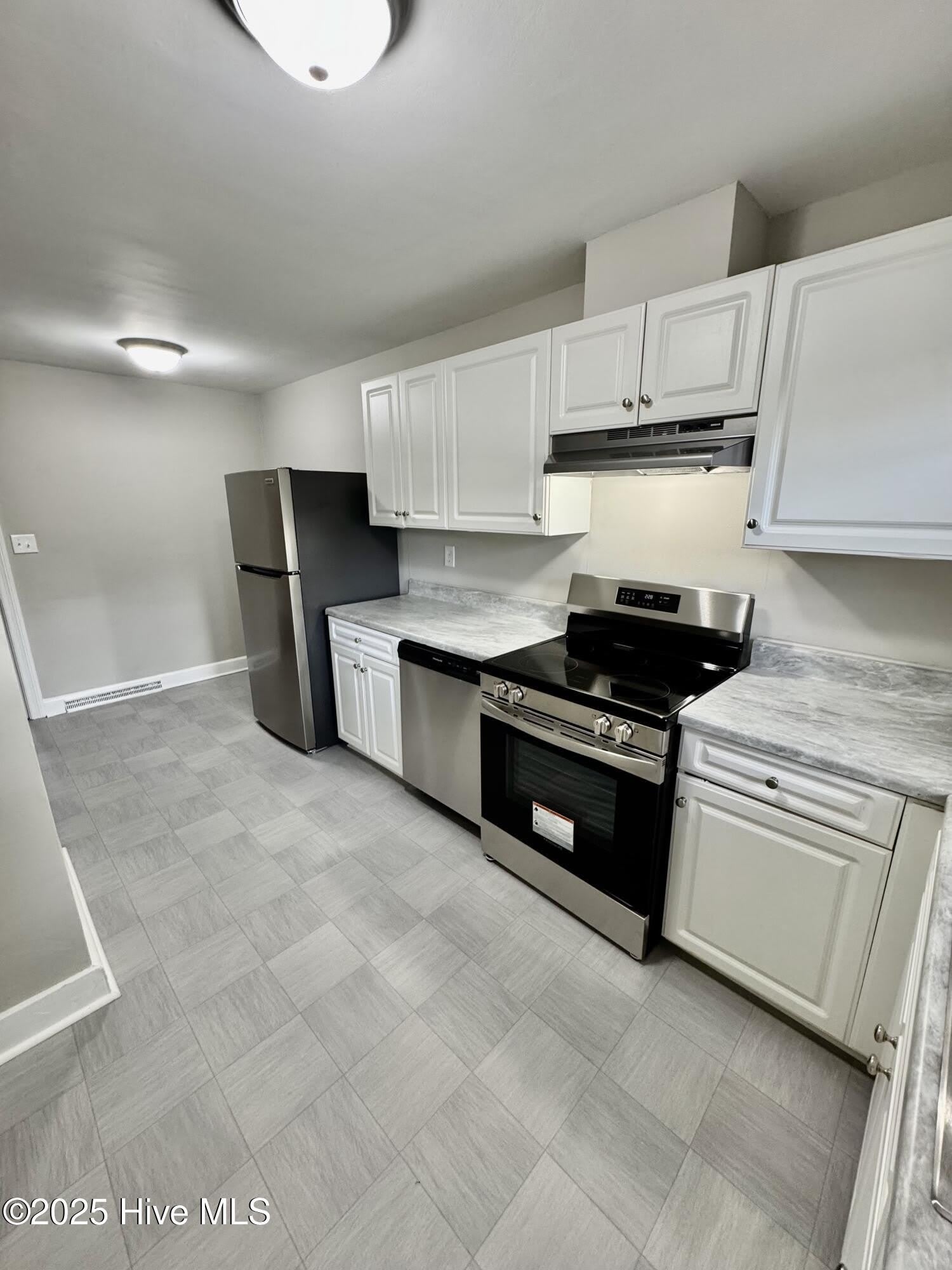 2506 E 3rd Street – photo 4