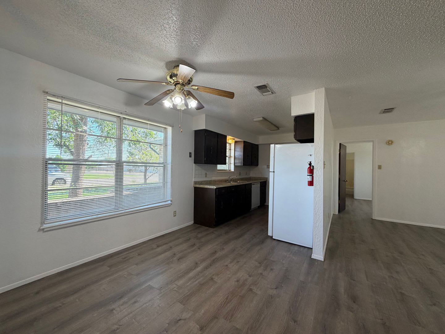 1300 Taylor Dr. – photo 4