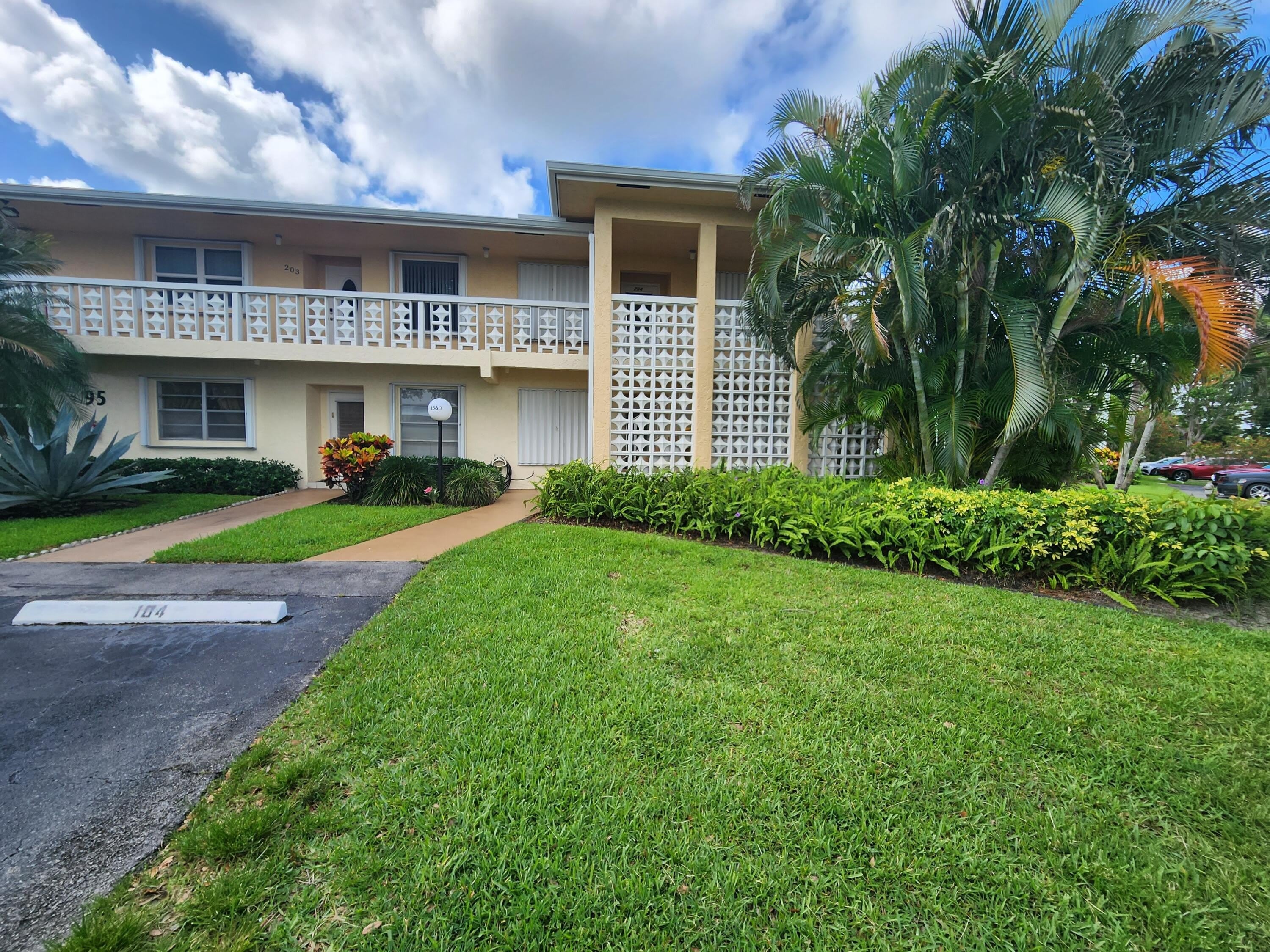 1560 NW 18th Avenue – photo 1
