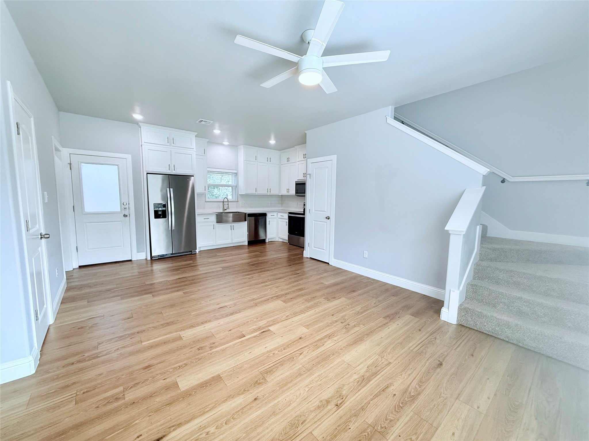 986 S 6th Avenue – photo 2