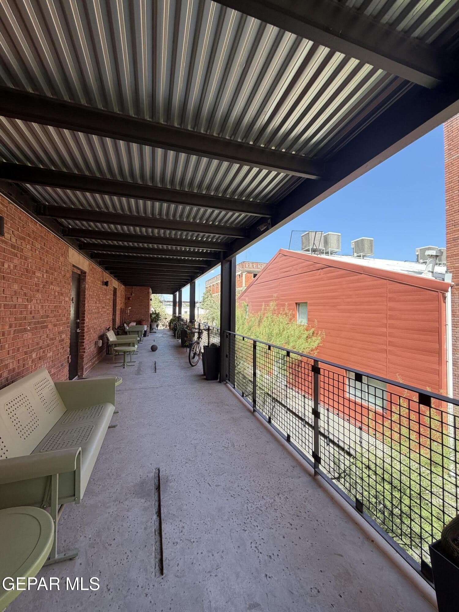 513 W San Antonio Avenue – photo 3