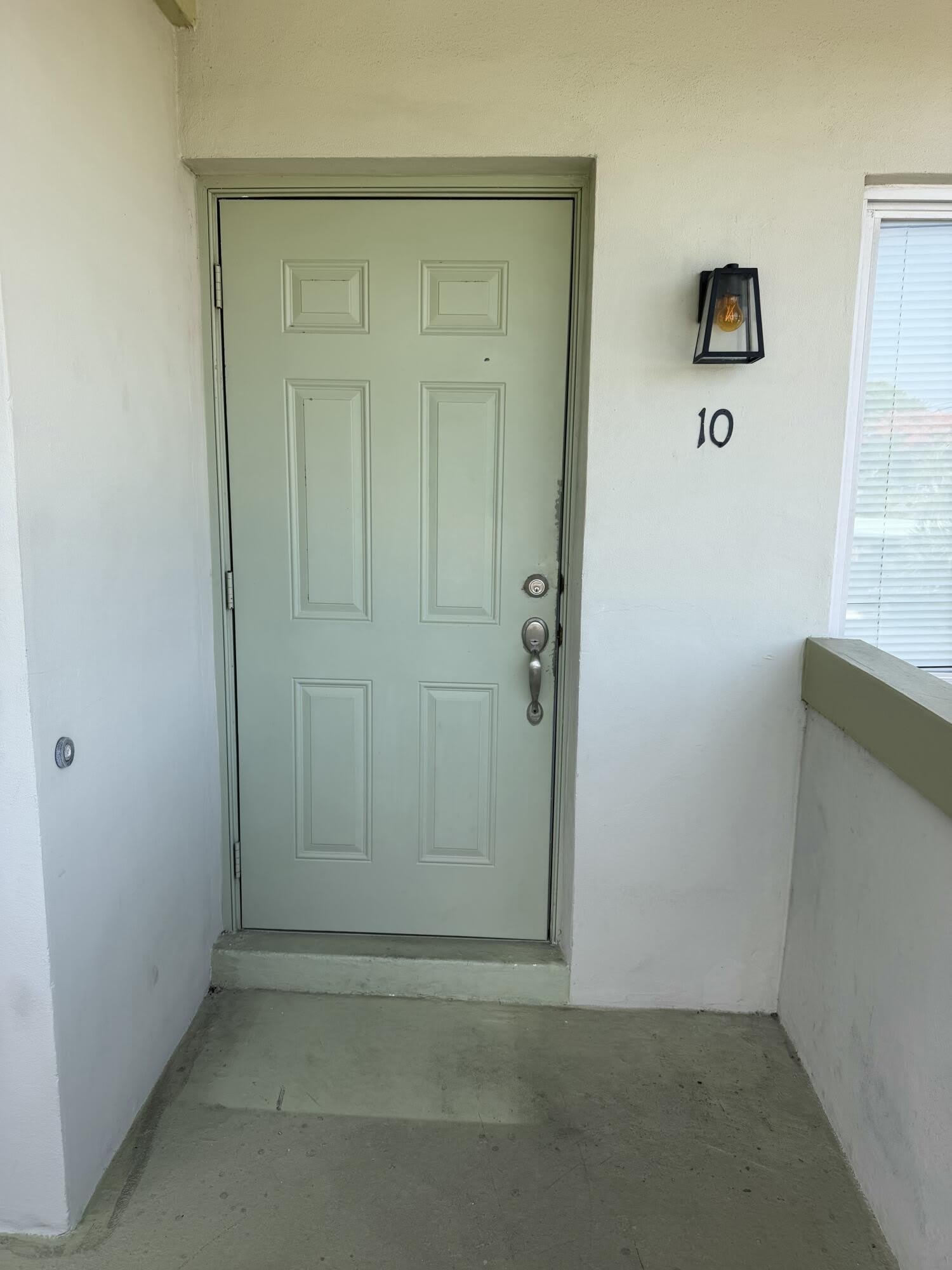 578 NE 20th Street – photo 4