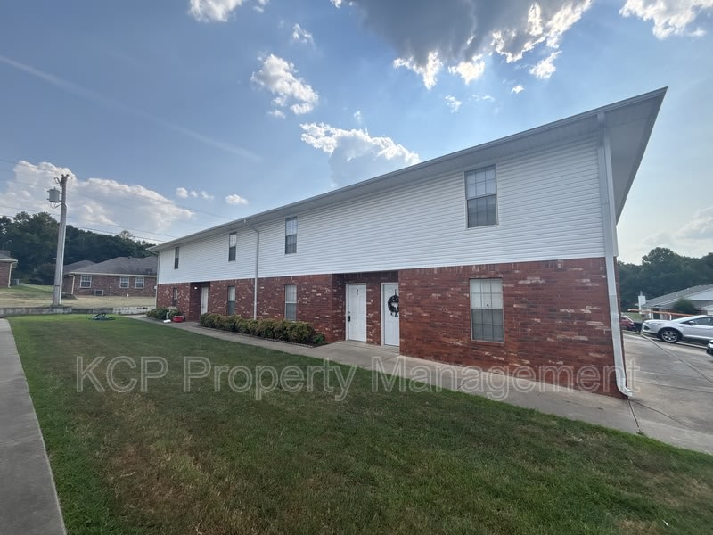 1115 Farley Circle – photo 1
