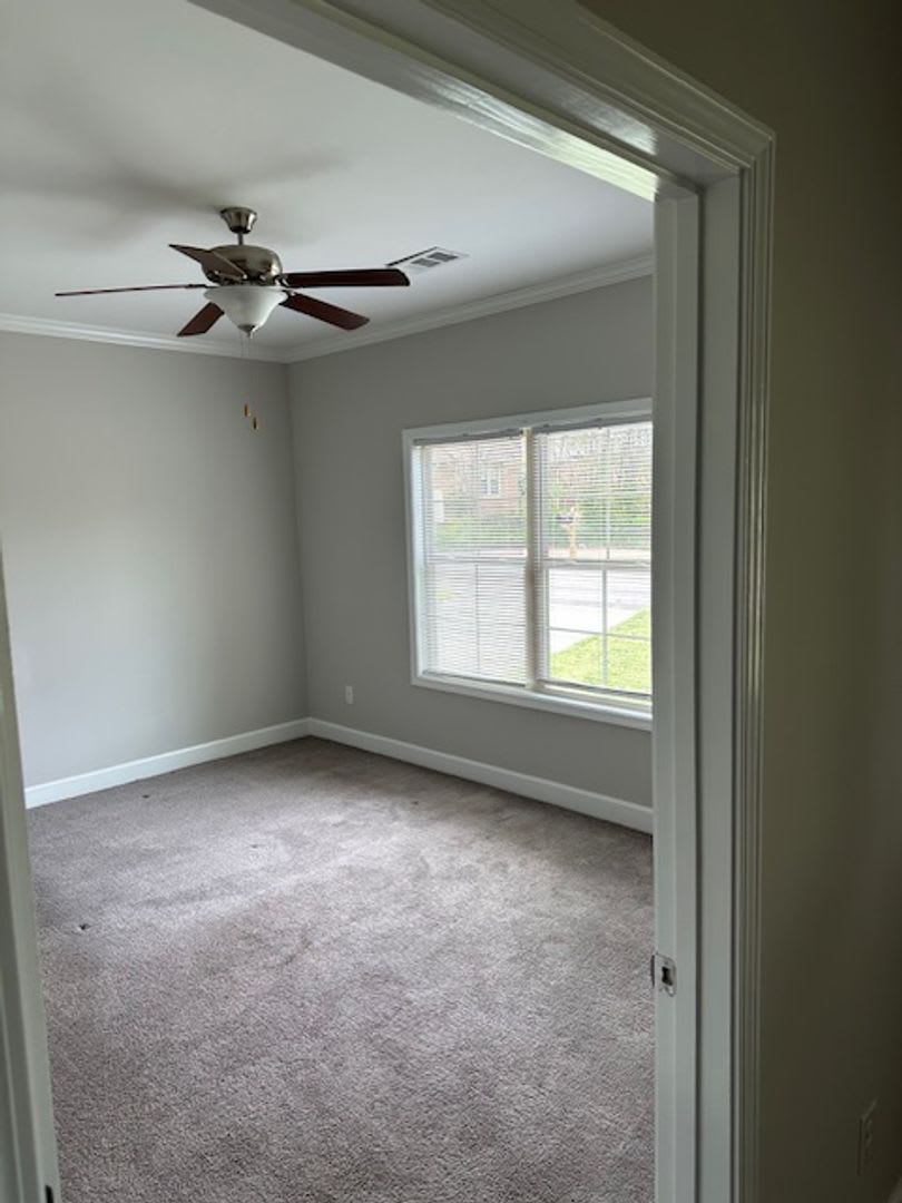 LEASING FOR FALL 2027 3 Bed/3.5 Bath less than mile and half from campus – photo 4