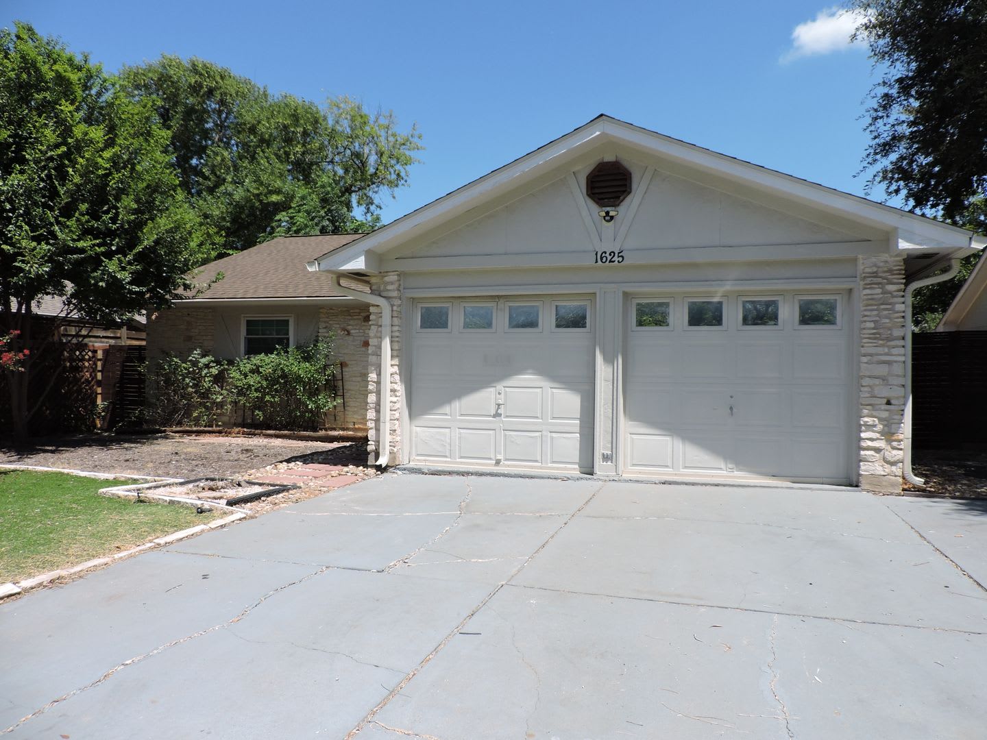 NICE ONE STORY HOME IN COOPER OAKS SOUTH AUSTIN – photo 1