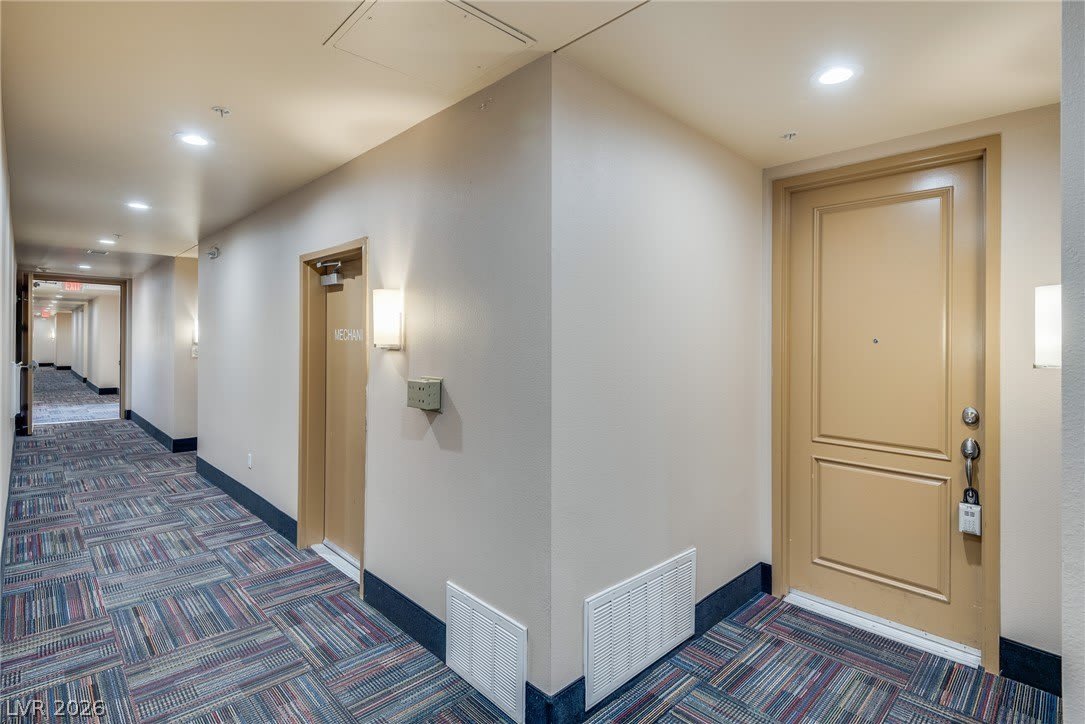 15 E Agate Avenue – photo 2
