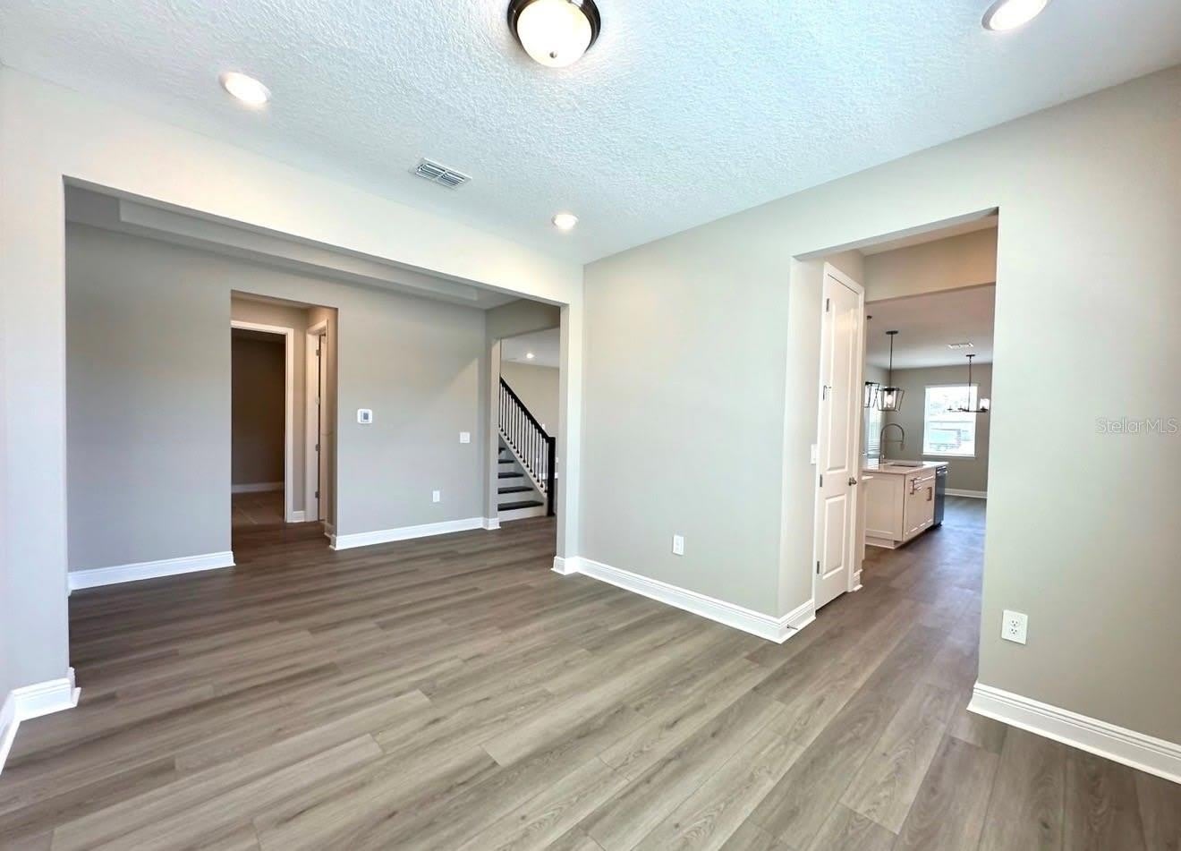 2122 DIVOT Drive – photo 5