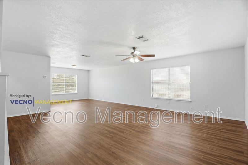 8138 Elktree Pass – photo 4