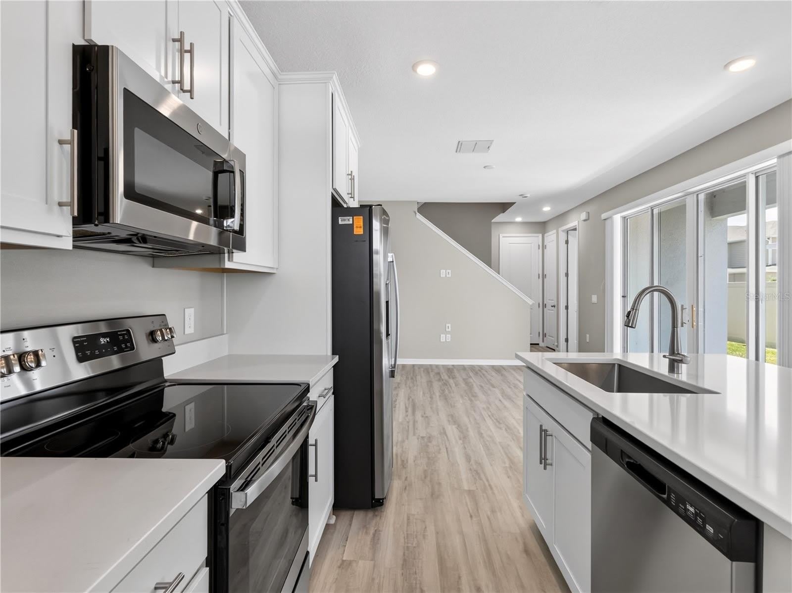 1465 AXEL GRAESON Avenue – photo 2