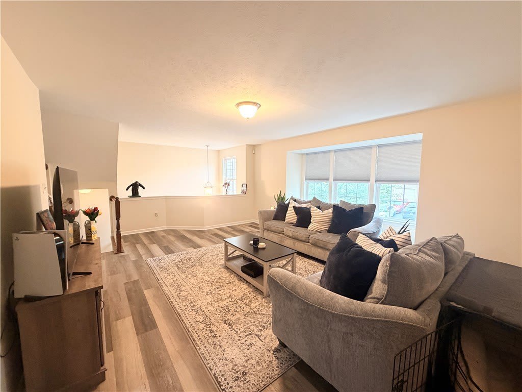 122 Broadstone Dr – photo 3