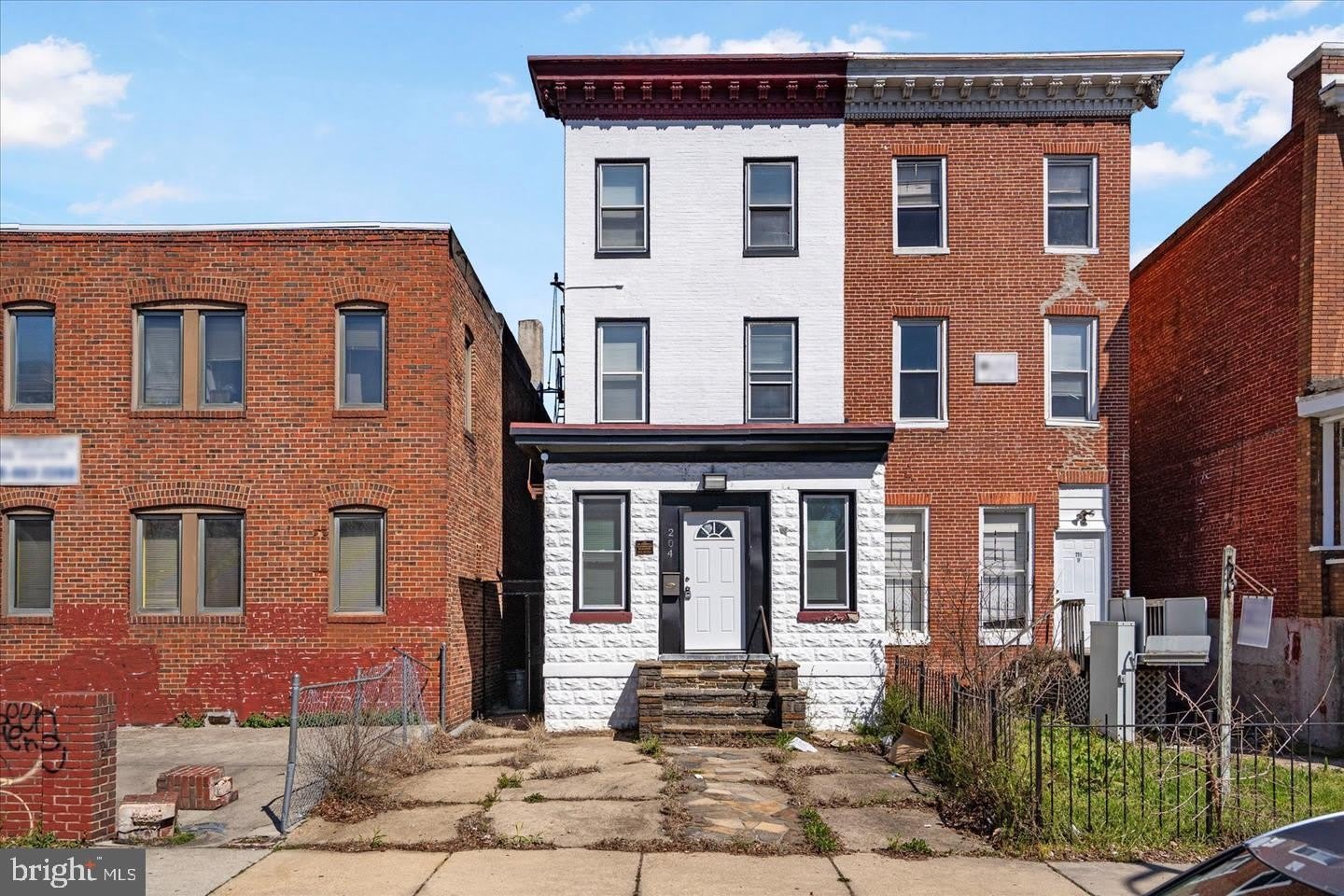 204 E 25TH Street – photo 1