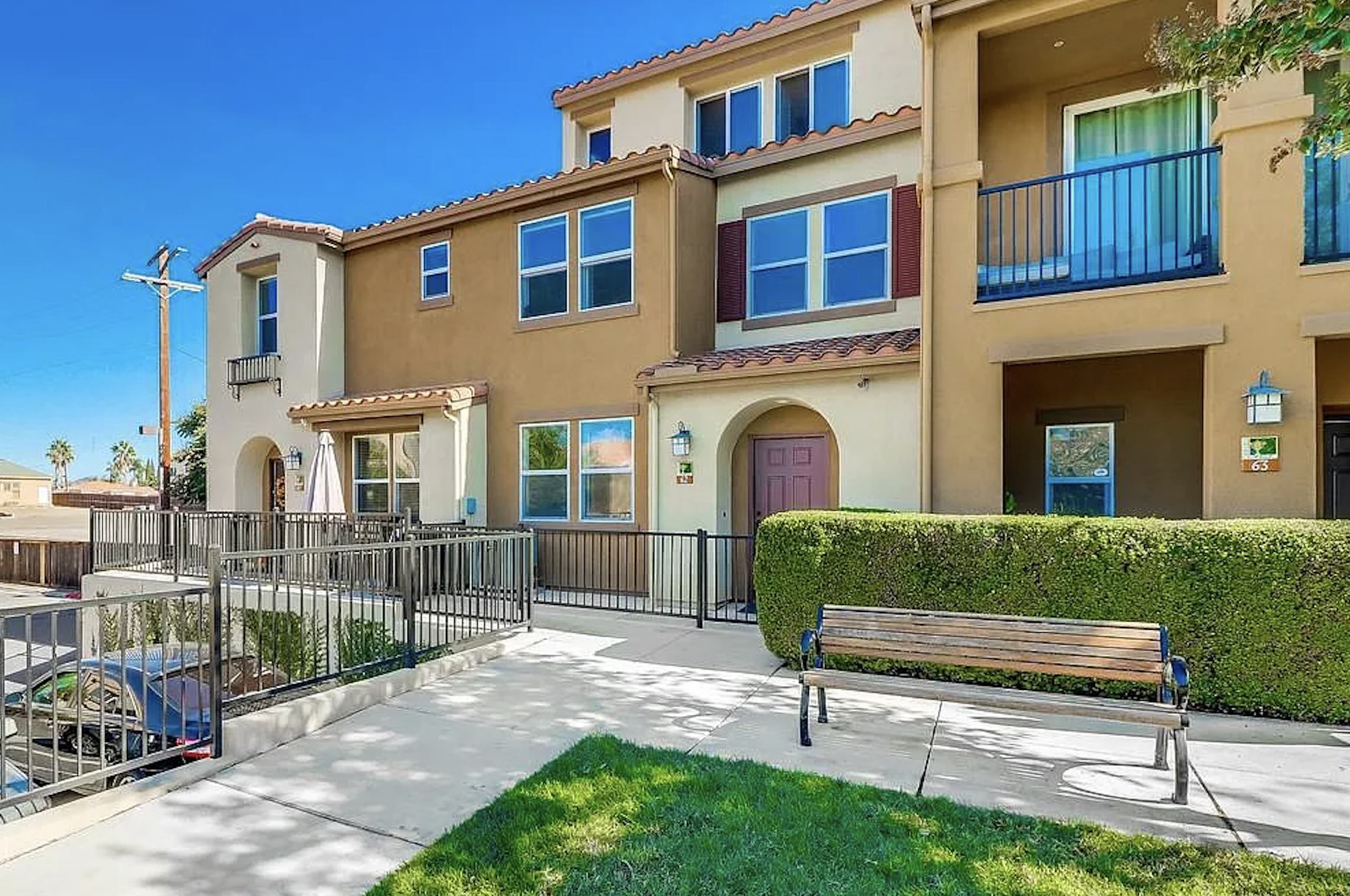 4300 Newton Avenue – photo 1