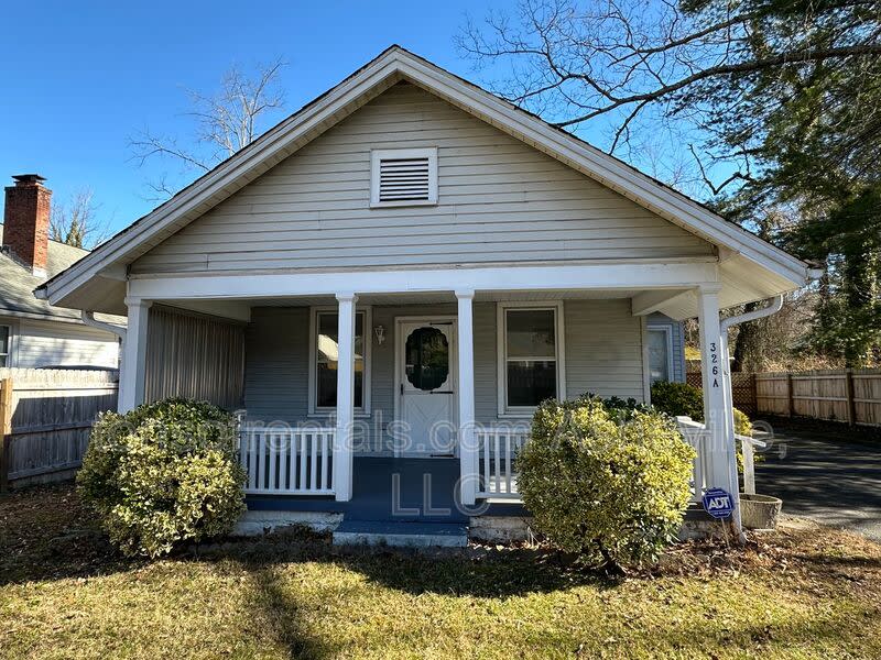 326 Spring St. – photo 2