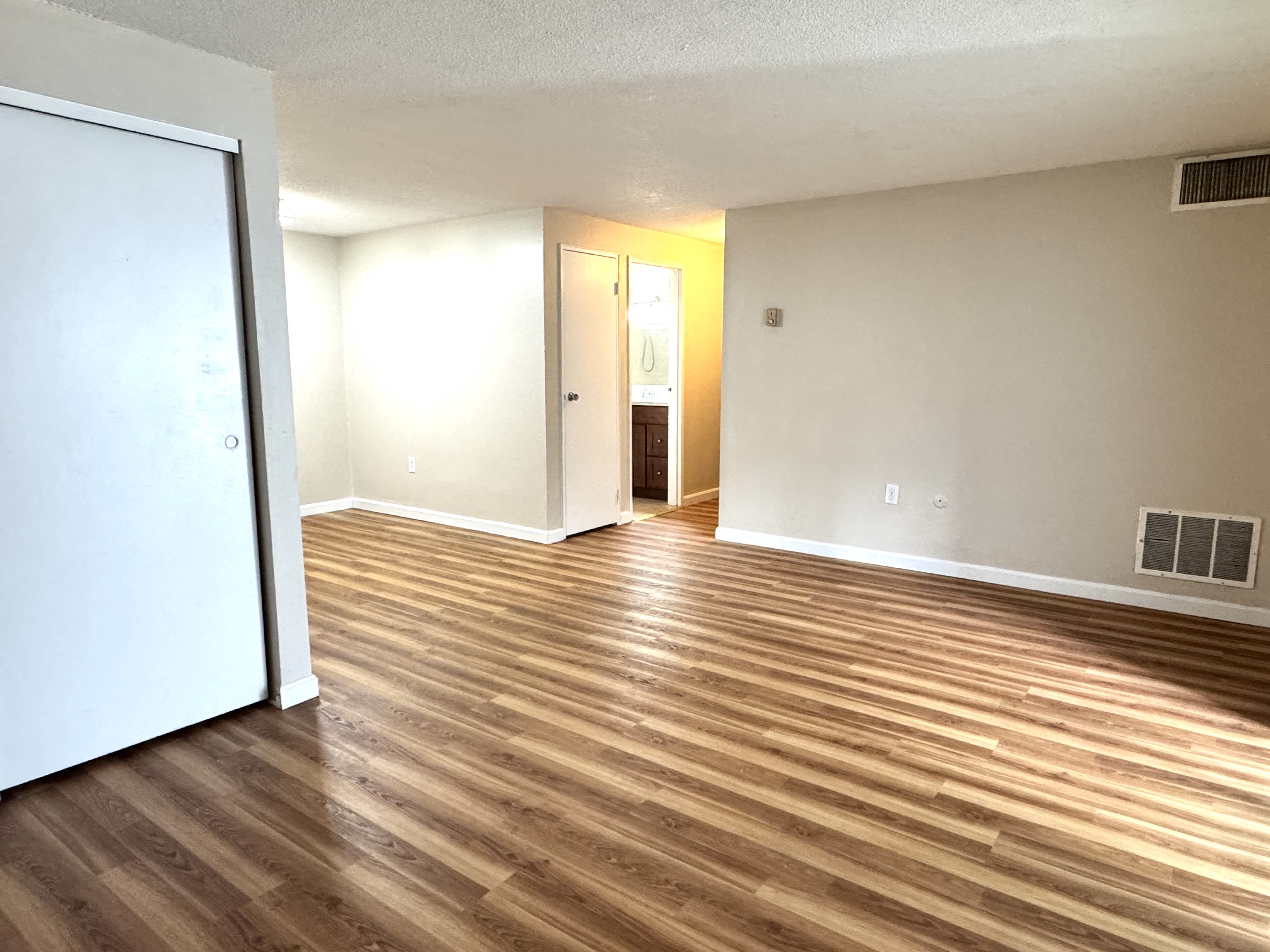 7 Village Rock Ln – photo 4
