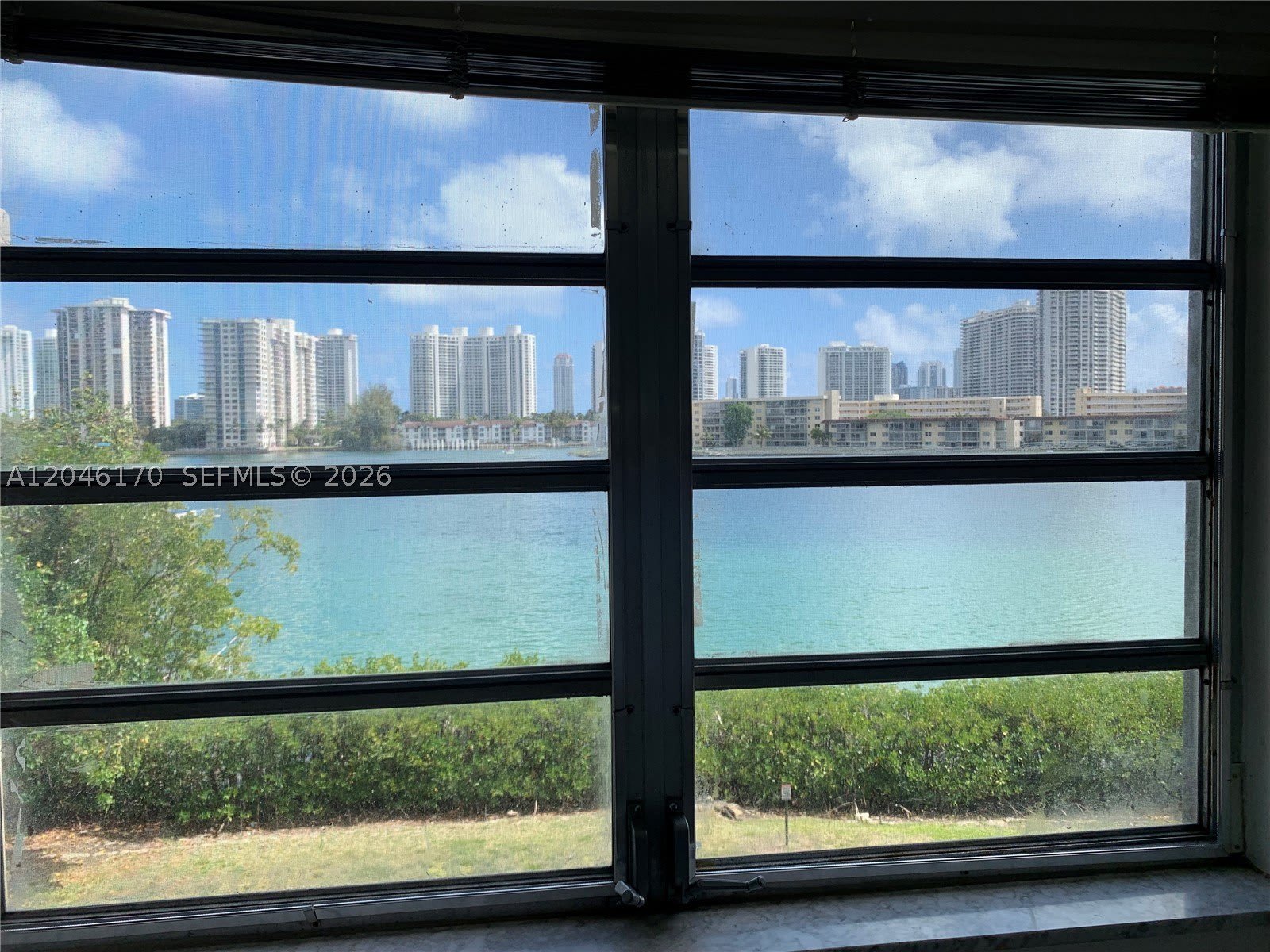 2861 Leonard Dr – photo 2