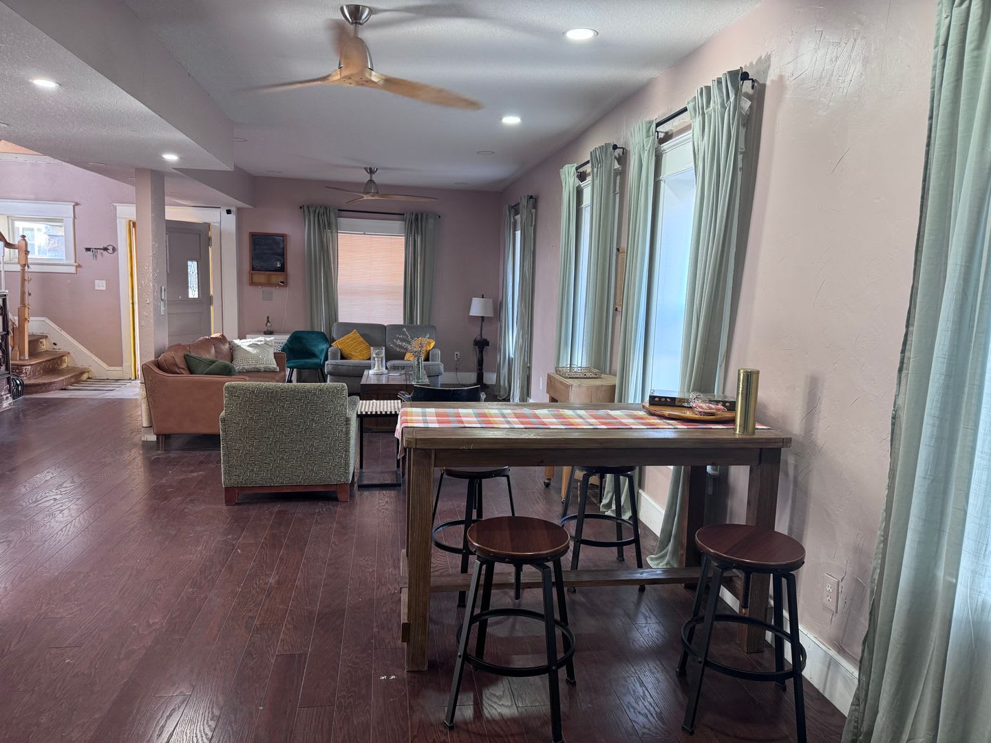 Spacious Four Bedroom Home in Kansas City – photo 2