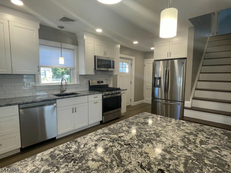 58 Hastings Ave – photo 3