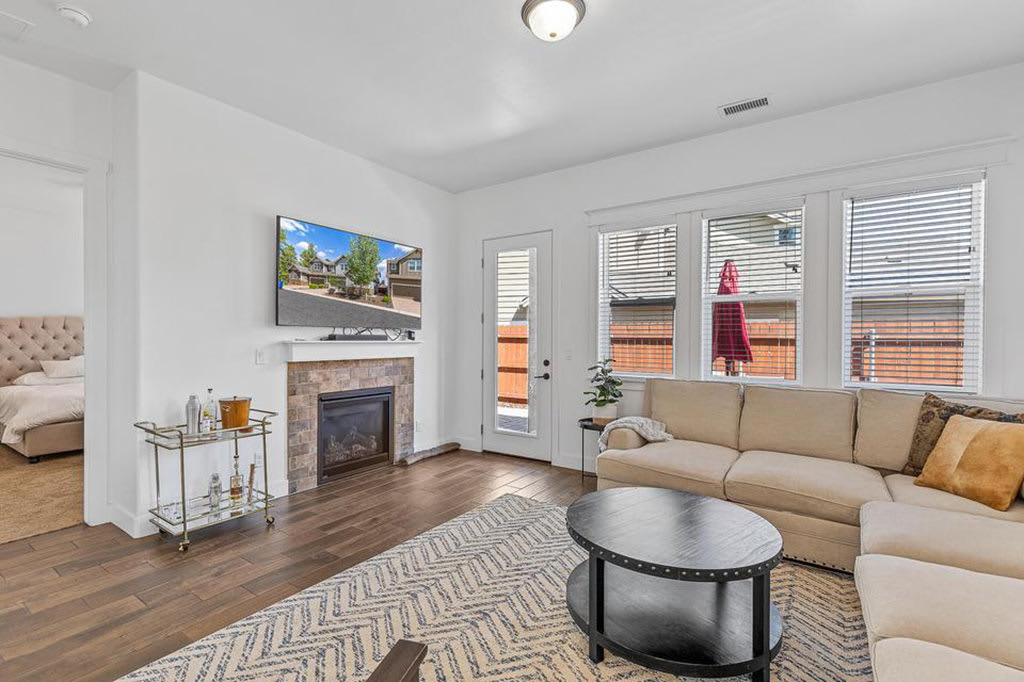3271 S Burgess Ln – photo 3