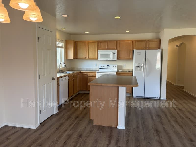 677 N Kayden Way – photo 5