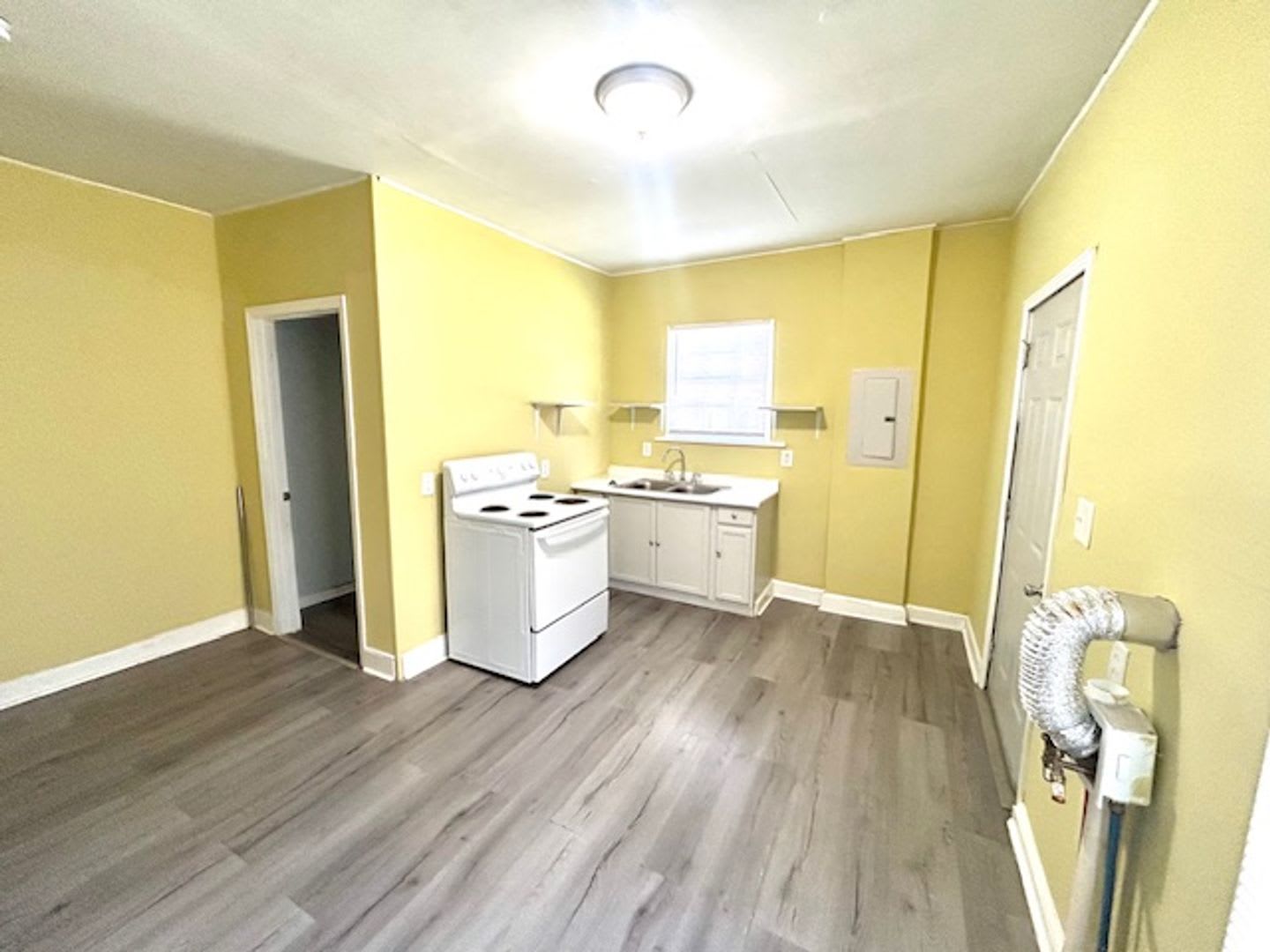 ONE BEDROOM/ONE BATH – photo 3
