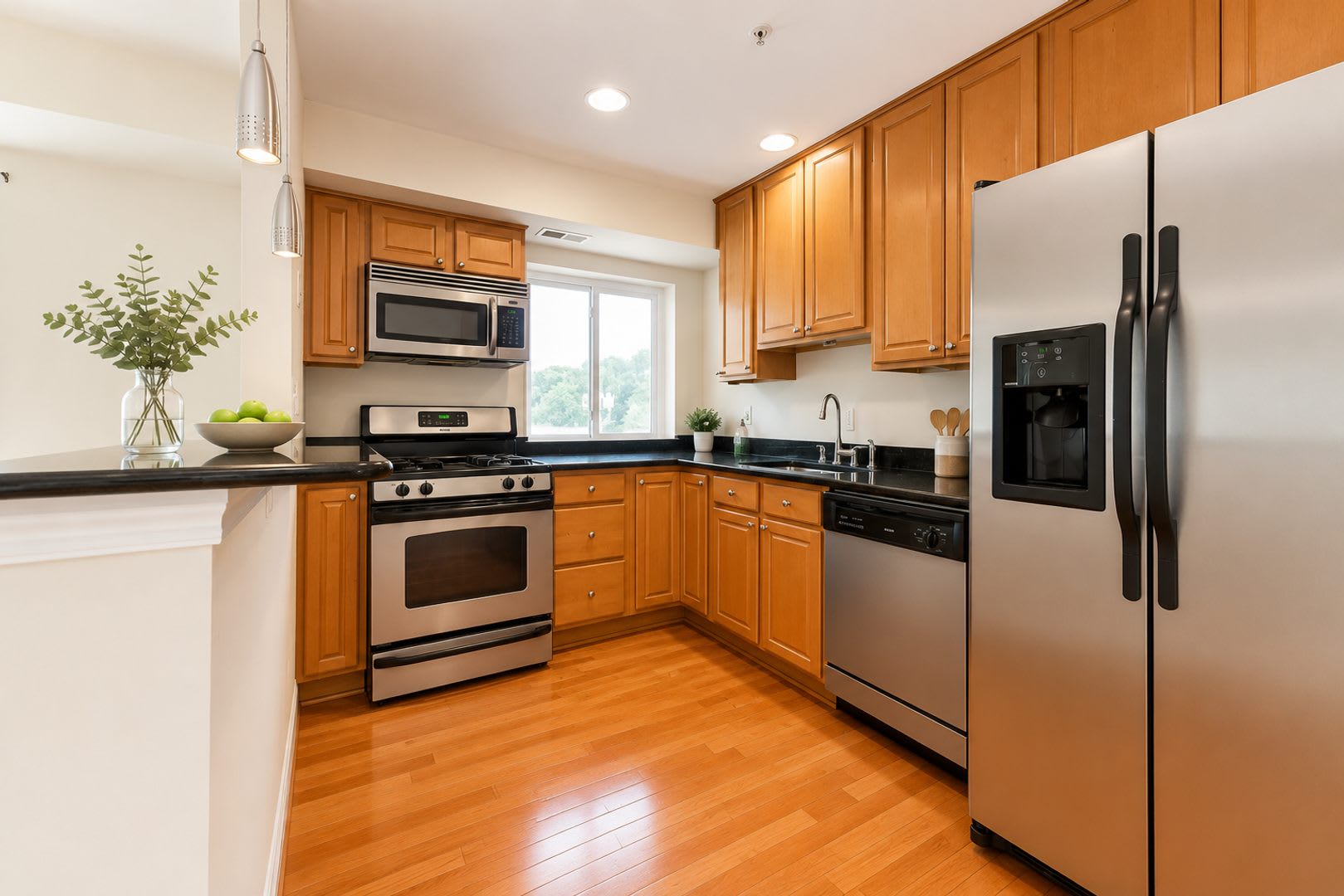 2026 Move In Special 500 Lease Signing Bonus Spacious 2 Bedroom Condo In Southeast Dc In Unit Laundry Off Street Parking – photo 2