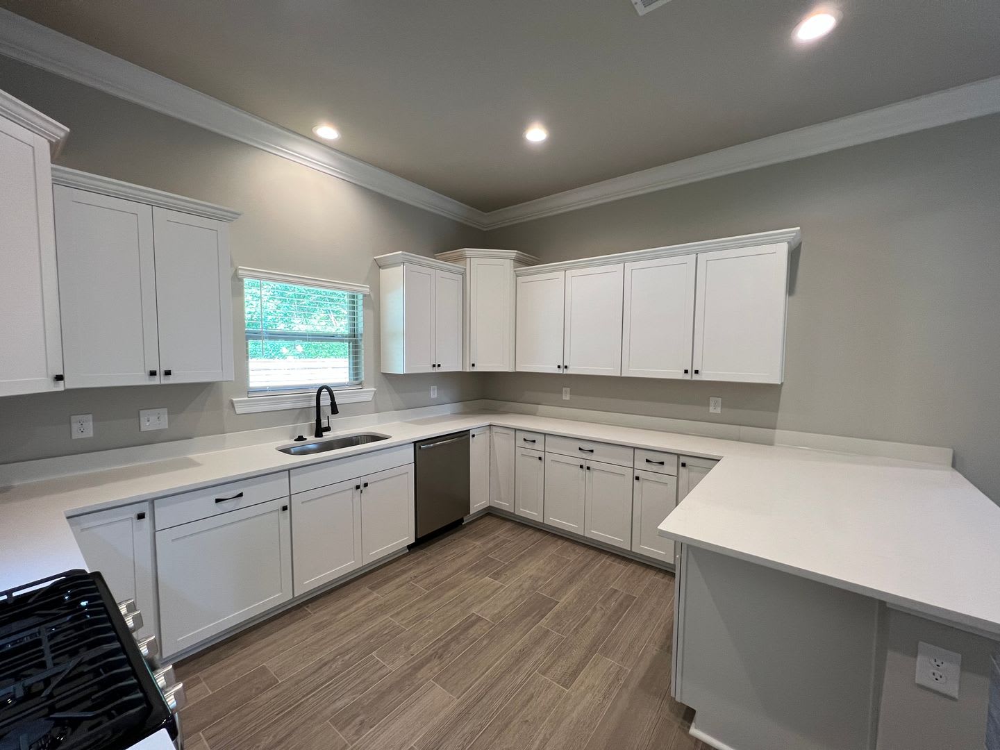 Stunning 4 Bedroom Home in Jamestown Crossing – photo 3