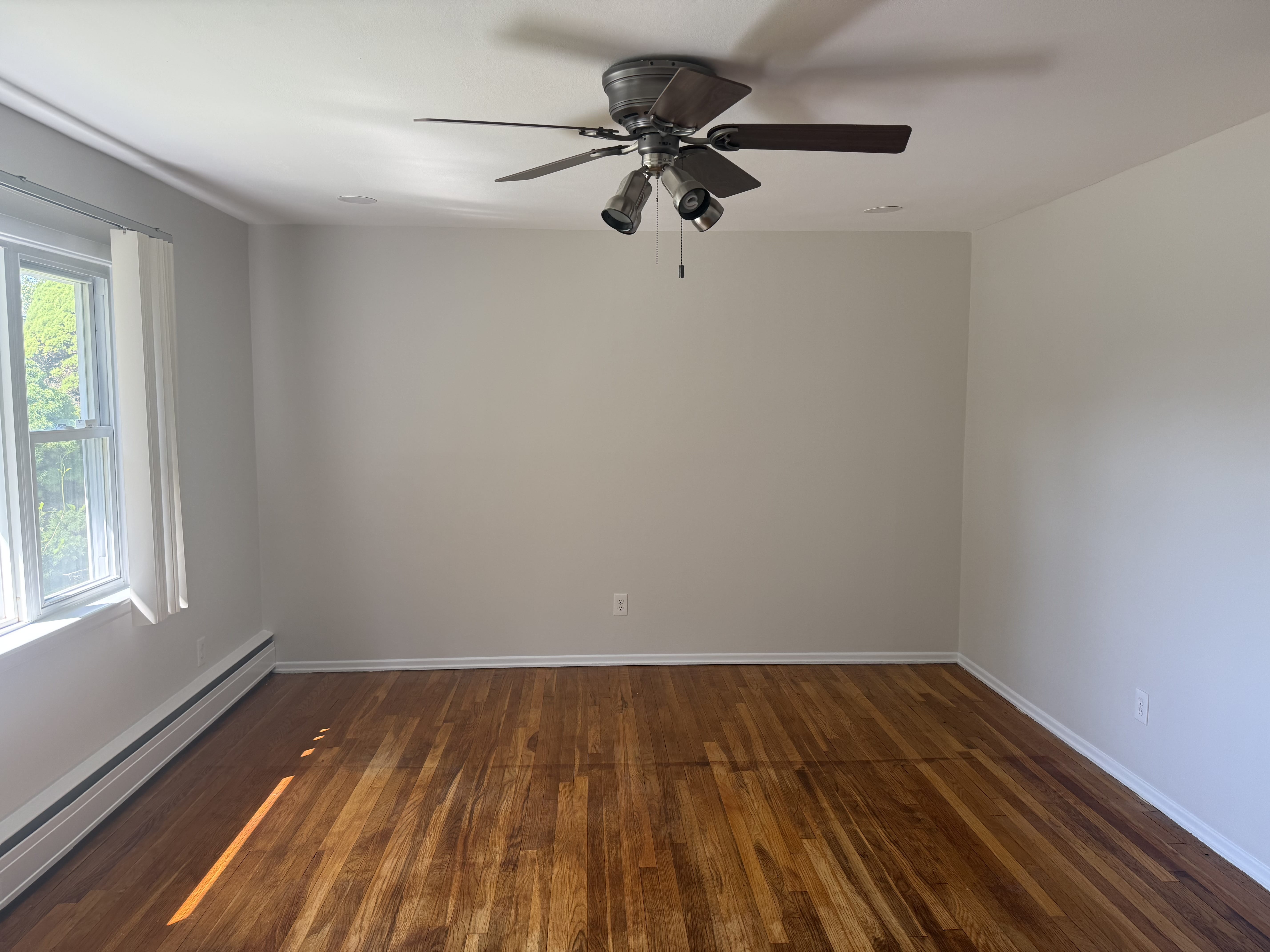 123 E 10th St – photo 5