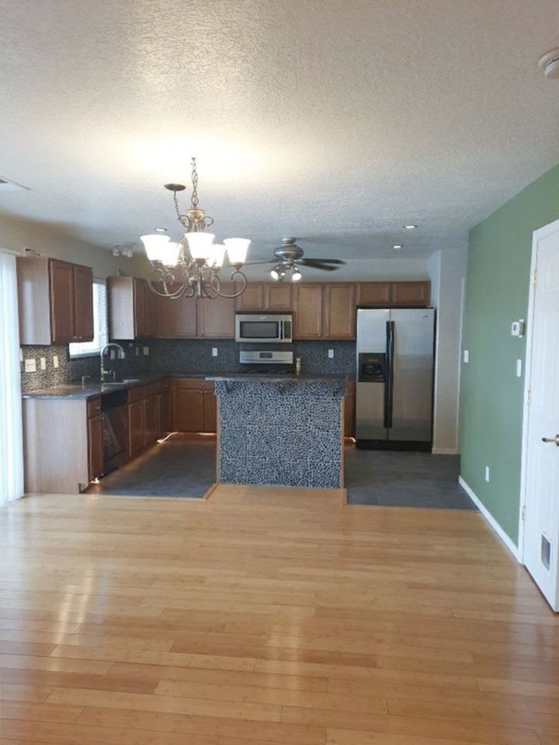 1809 Black Gold Street Se Beautiful Home 3 Bedroom 2 5 Bathroom Don T Miss Out Showings Available – photo 4