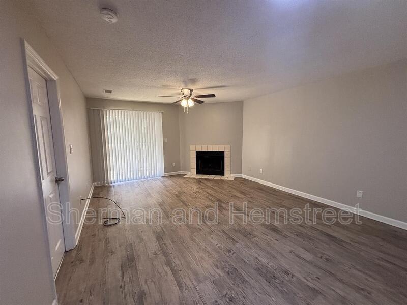 406 Commons Dr – photo 2