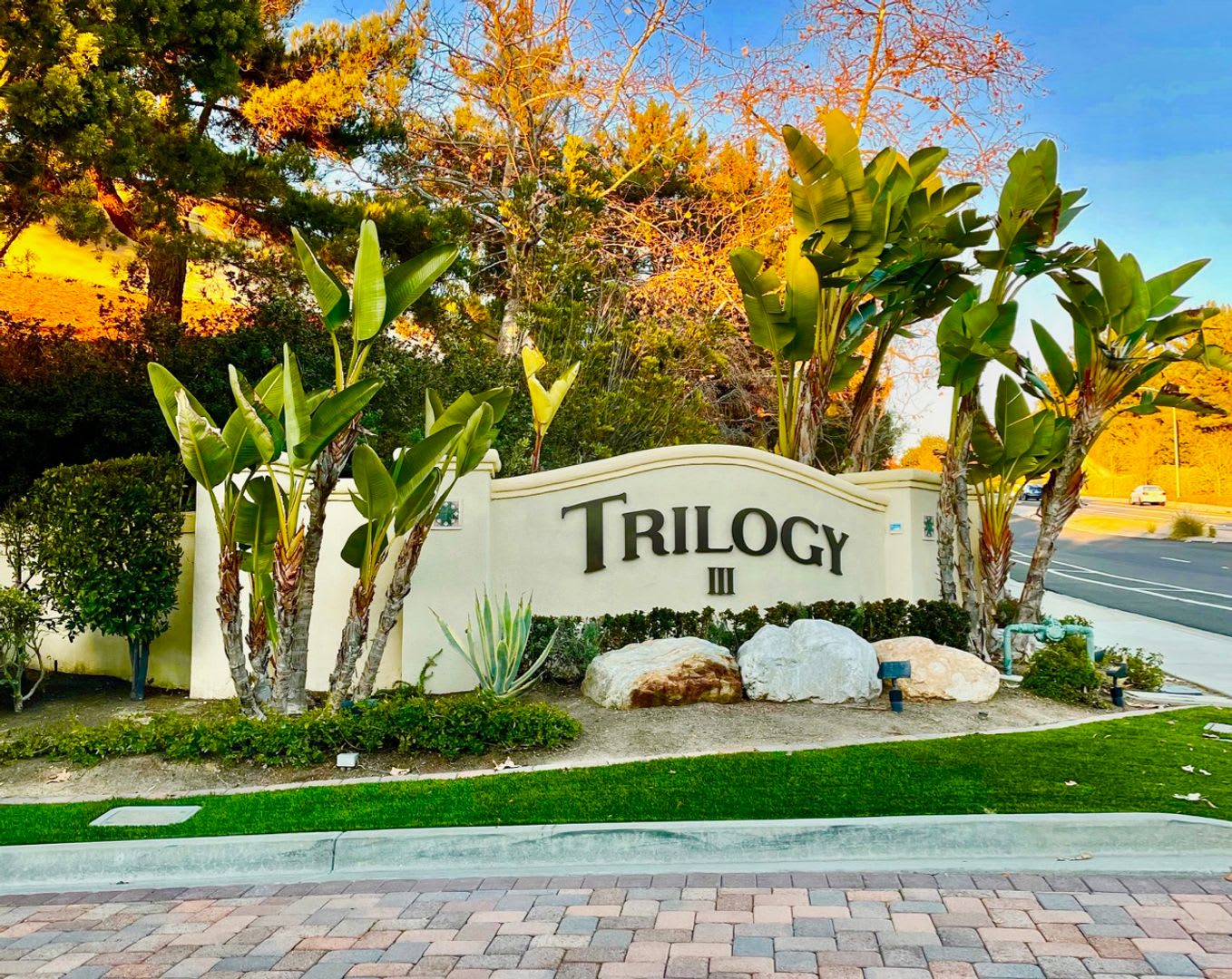 For Rent 3BR/2.5 BA Charming 2 Level Detached Home In Carmel Valley, Gated Community 2 Car Garage – photo 2