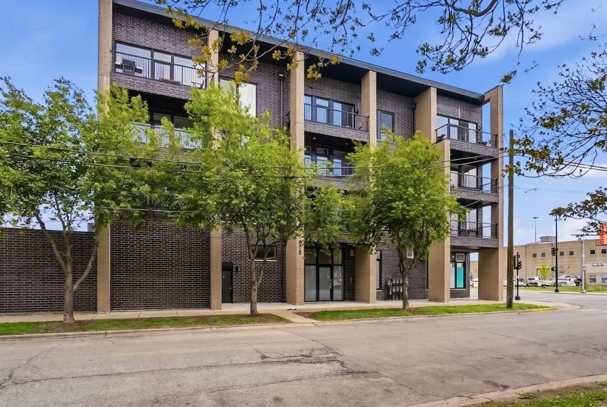 815 North Richmond St – photo 2