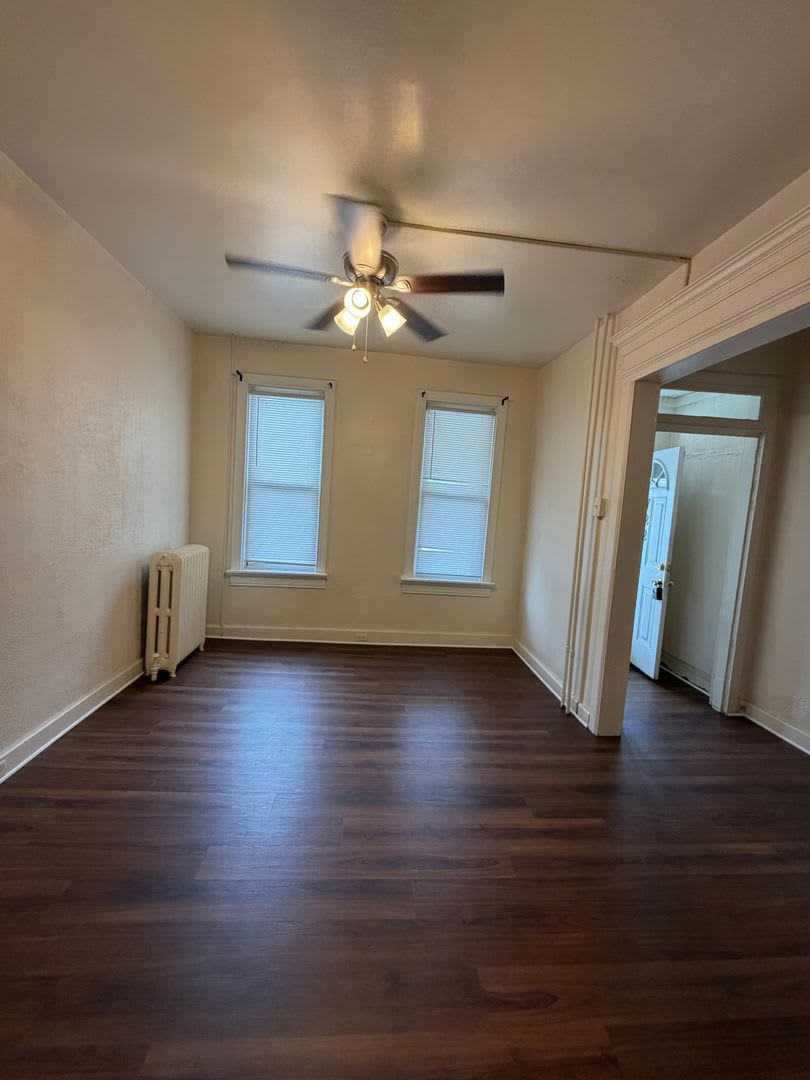 Five Bedroom One And A Half Bath On Manor St – photo 4