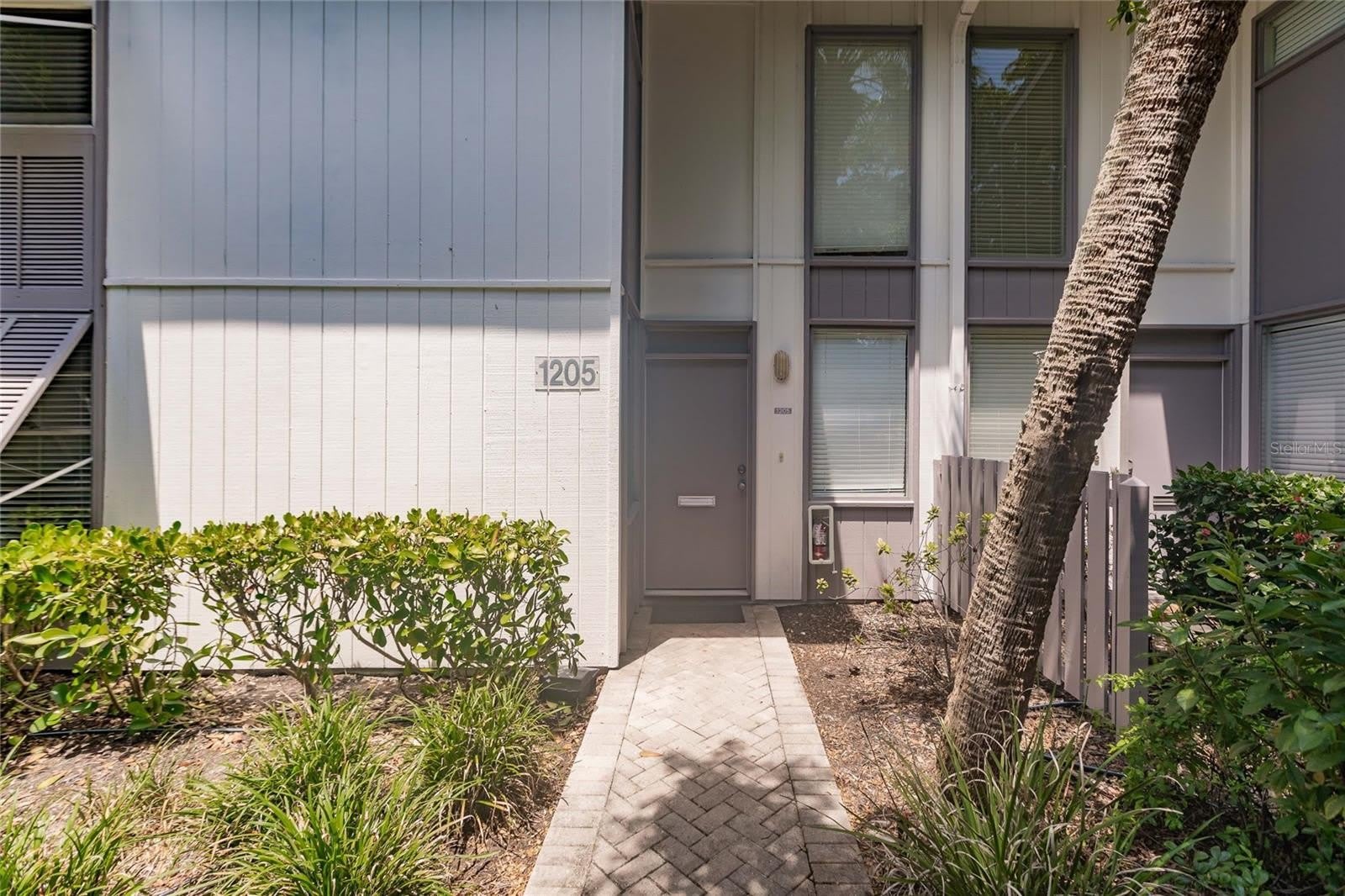 1205 E PEPPERTREE Drive – photo 1