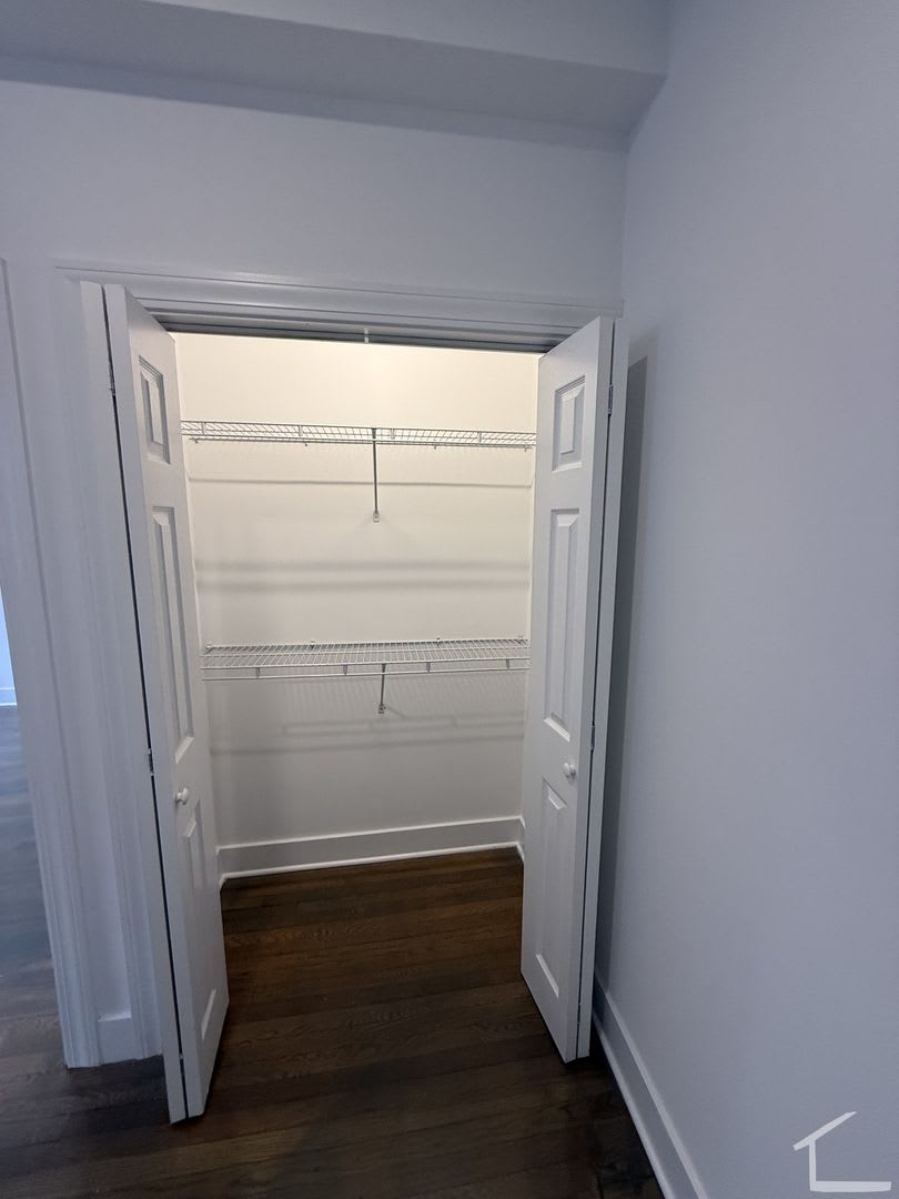 Fenway Living at Its Best – $2900 Spacious 1 Bedroom Available Now at 11 Queensberry Street – photo 2