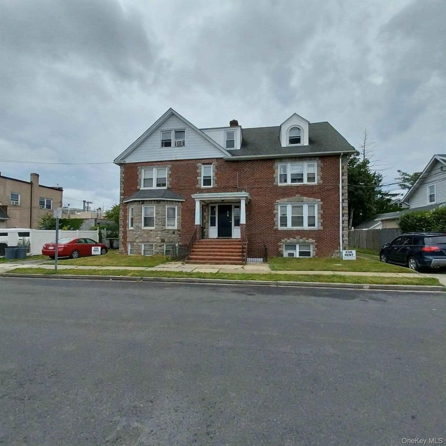 19 Madison Avenue – photo 1