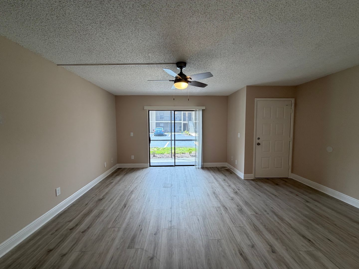 Annual Rental 1 Bed 1 Bath Condo At Mystic Gardens – photo 4