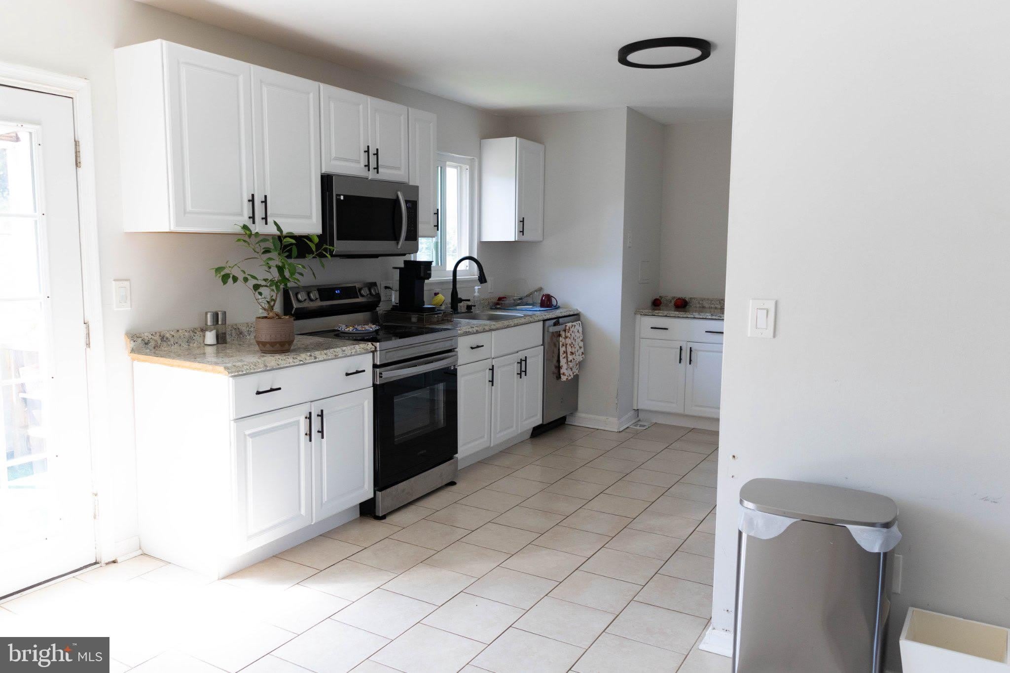 325 LONDONTOWN Road – photo 3